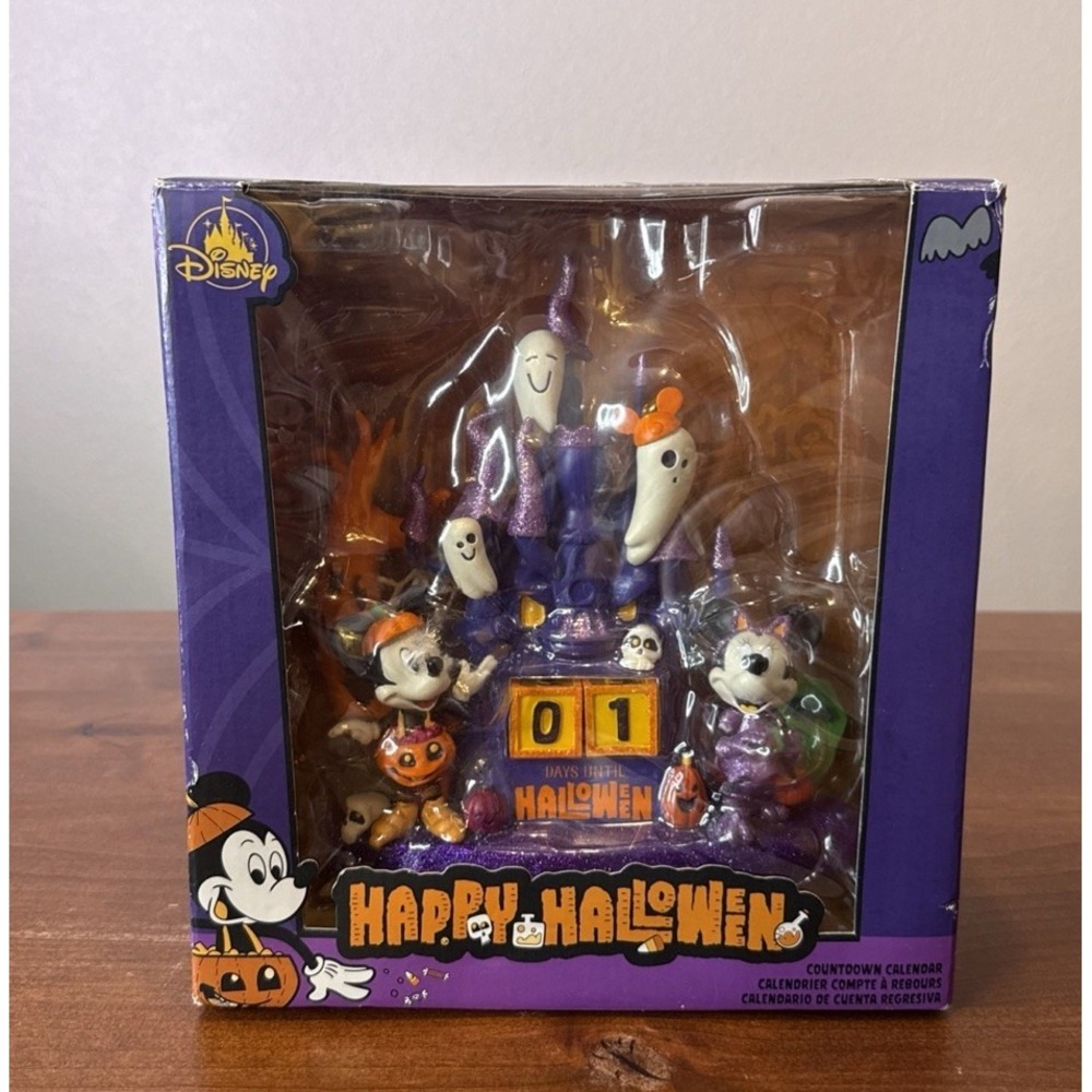 2022 Disney Mickey and Minnie Mouse Halloween Haunted Countdown Calendar Ghosts